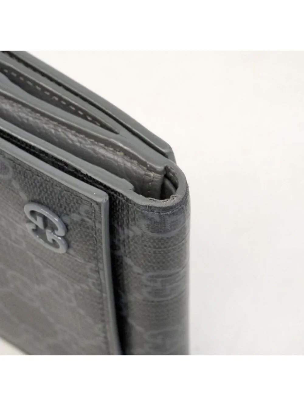 Gucci Trifold Wallet GG Supreme Black Silver